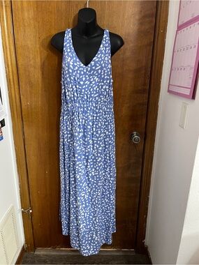 Time and Tru Blue and White Patterned Dress